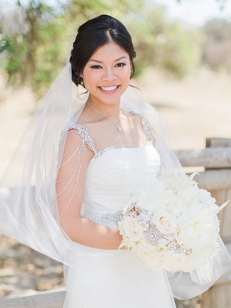 bride bouquet with brooches