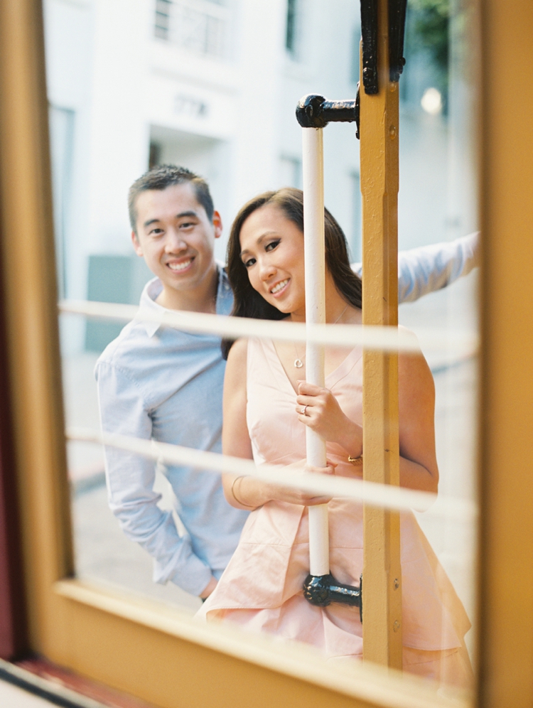 san francisco cable car engagement photos